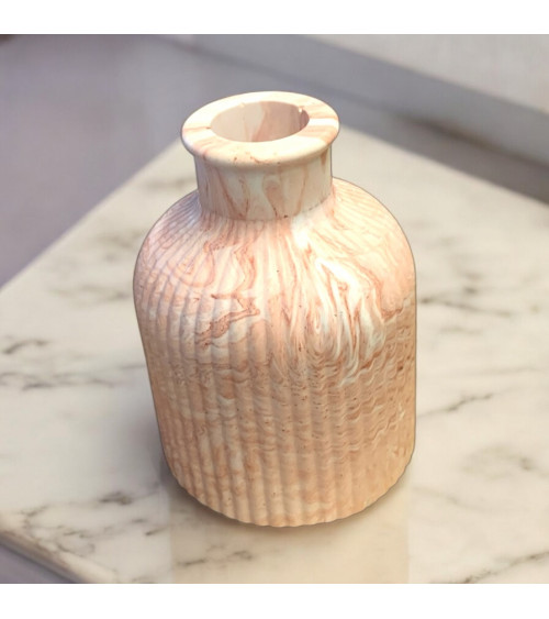 Vase en Jesmonite Côtelée