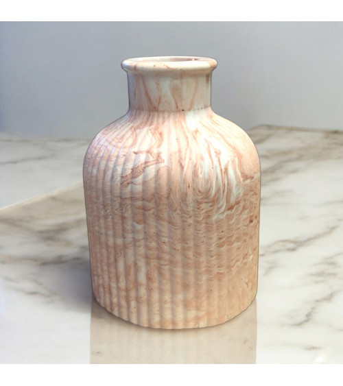 Vase en Jesmonite Côtelée