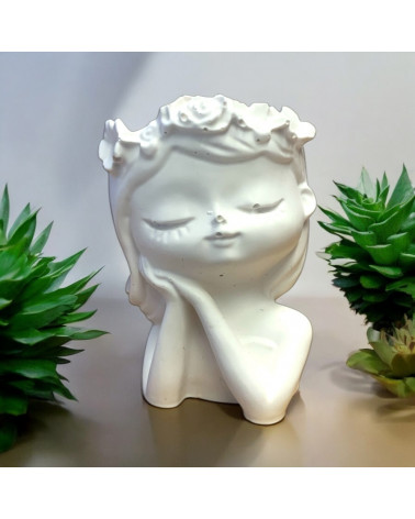 Petite fée décorative en Jesmonite