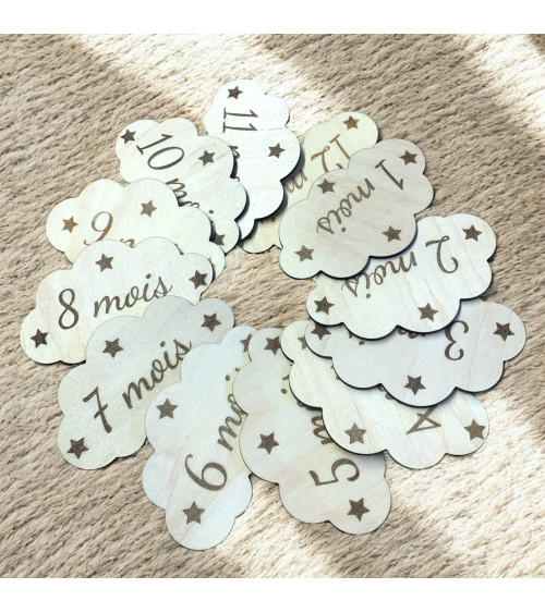 Étapes de 1 à 12 Mois Nuage en bois