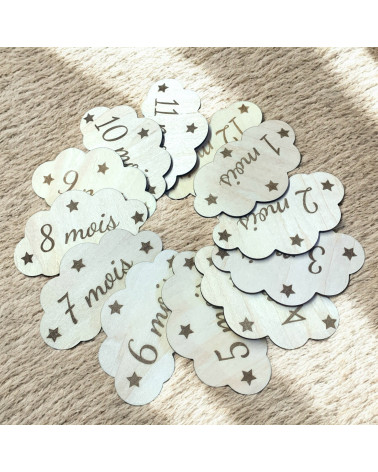 Étapes de 1 à 12 Mois Nuage en bois