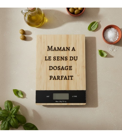 Balance de cuisine en bois gravée maman dosage parfait