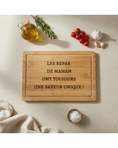 Planche à découper en bois gravée repas maman saveur unique
