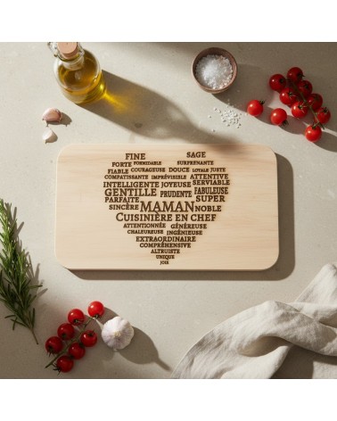 Planche à découper en bois gravée maman coeur