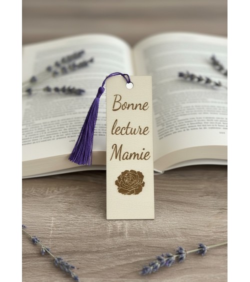Marque-page bois gravé cadeau mamie lecture